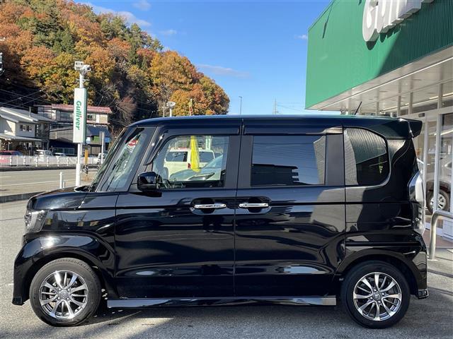 Ｎ－ＢＯＸカスタム Ｌ　ワンオーナー　両側パワースライドドア　純正ナビ　バックカメラ　ドライブレコーダー　ベンチシート　シートヒーター　コーナーセンサー　純正アルミホイール　純正フロアマット　クルーズコントロール（4枚目）