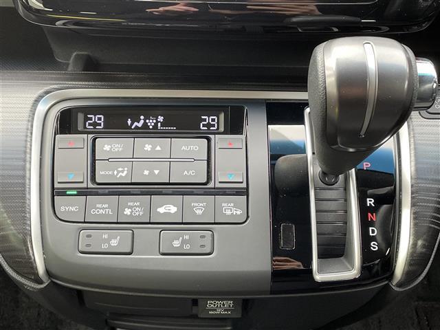 ステップワゴンスパーダ スパーダ・クールスピリット　ホンダセンシング　ワンオーナー／フリップダウンモニター／４ＷＤ／純正ナビ／フルセグＴＶ．ＤＶＤ．ＢＴ／シートヒーター／両側パワースライドドア／ハーフレザーシート／ホンダセンシング／全方位カメラ／パドルシフト／純正ＡＷ（18枚目）