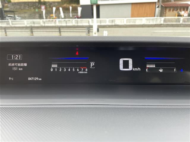 ステップワゴンスパーダ スパーダ・クールスピリット　ホンダセンシング　ワンオーナー／フリップダウンモニター／４ＷＤ／純正ナビ／フルセグＴＶ．ＤＶＤ．ＢＴ／シートヒーター／両側パワースライドドア／ハーフレザーシート／ホンダセンシング／全方位カメラ／パドルシフト／純正ＡＷ（20枚目）