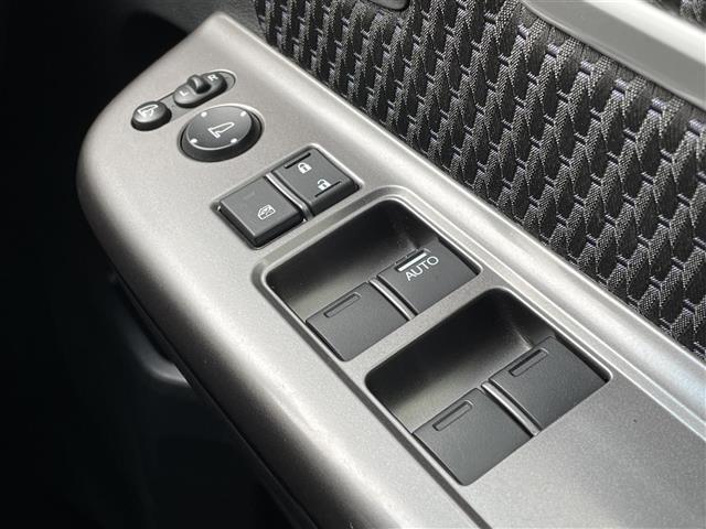 ステップワゴンスパーダ スパーダ・クールスピリット　ホンダセンシング　ワンオーナー／フリップダウンモニター／４ＷＤ／純正ナビ／フルセグＴＶ．ＤＶＤ．ＢＴ／シートヒーター／両側パワースライドドア／ハーフレザーシート／ホンダセンシング／全方位カメラ／パドルシフト／純正ＡＷ（31枚目）