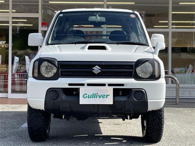 ジムニー ＸＧ　４ＷＤ　背面タイヤ　ディスプレイオーディオ　Ｂｌｕｅｔｏｏｔｈ　ＣＤ　ＤＶＤ　ＡＭ　ＦＭ　ＡＵＸ　ｉＰｏｄ　バックカメラ　ＥＴＣ　リモコンキー　純正フロアマット　社外ドリンクホルダー　取扱説明書（2枚目）