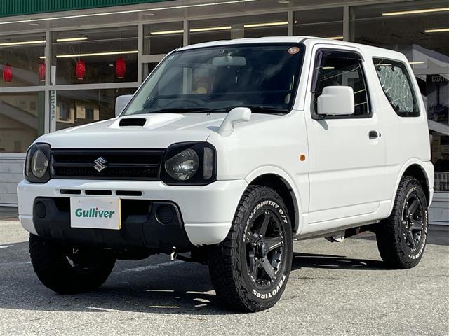 ジムニー ＸＧ　４ＷＤ　背面タイヤ　ディスプレイオーディオ　Ｂｌｕｅｔｏｏｔｈ　ＣＤ　ＤＶＤ　ＡＭ　ＦＭ　ＡＵＸ　ｉＰｏｄ　バックカメラ　ＥＴＣ　リモコンキー　純正フロアマット　社外ドリンクホルダー　取扱説明書（3枚目）