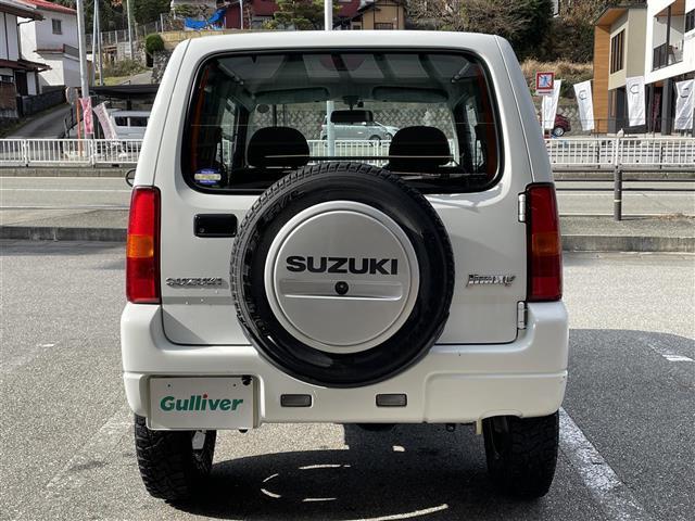 ジムニー ＸＧ　４ＷＤ　背面タイヤ　ディスプレイオーディオ　Ｂｌｕｅｔｏｏｔｈ　ＣＤ　ＤＶＤ　ＡＭ　ＦＭ　ＡＵＸ　ｉＰｏｄ　バックカメラ　ＥＴＣ　リモコンキー　純正フロアマット　社外ドリンクホルダー　取扱説明書（5枚目）