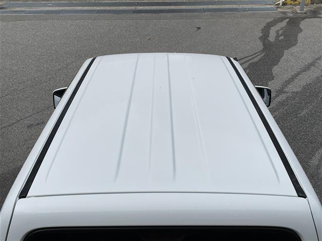 ジムニー ＸＧ　４ＷＤ　背面タイヤ　ディスプレイオーディオ　Ｂｌｕｅｔｏｏｔｈ　ＣＤ　ＤＶＤ　ＡＭ　ＦＭ　ＡＵＸ　ｉＰｏｄ　バックカメラ　ＥＴＣ　リモコンキー　純正フロアマット　社外ドリンクホルダー　取扱説明書（8枚目）