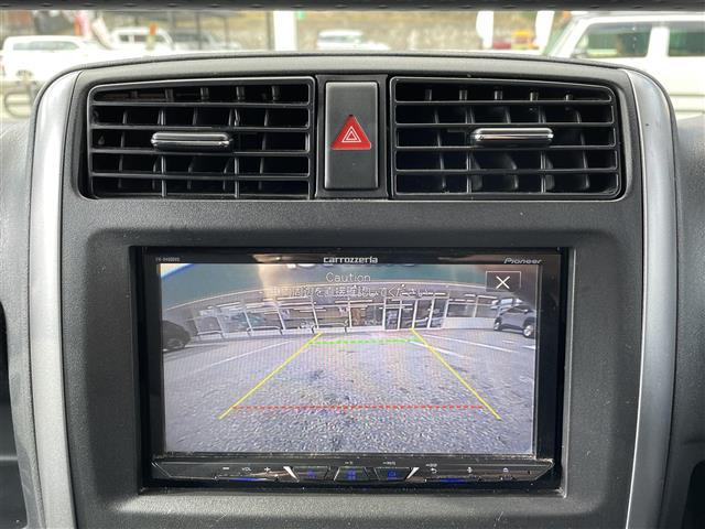 ジムニー ＸＧ　４ＷＤ　背面タイヤ　ディスプレイオーディオ　Ｂｌｕｅｔｏｏｔｈ　ＣＤ　ＤＶＤ　ＡＭ　ＦＭ　ＡＵＸ　ｉＰｏｄ　バックカメラ　ＥＴＣ　リモコンキー　純正フロアマット　社外ドリンクホルダー　取扱説明書（13枚目）