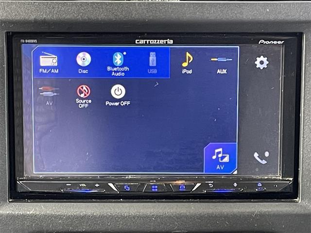 ジムニー ＸＧ　４ＷＤ　背面タイヤ　ディスプレイオーディオ　Ｂｌｕｅｔｏｏｔｈ　ＣＤ　ＤＶＤ　ＡＭ　ＦＭ　ＡＵＸ　ｉＰｏｄ　バックカメラ　ＥＴＣ　リモコンキー　純正フロアマット　社外ドリンクホルダー　取扱説明書（14枚目）