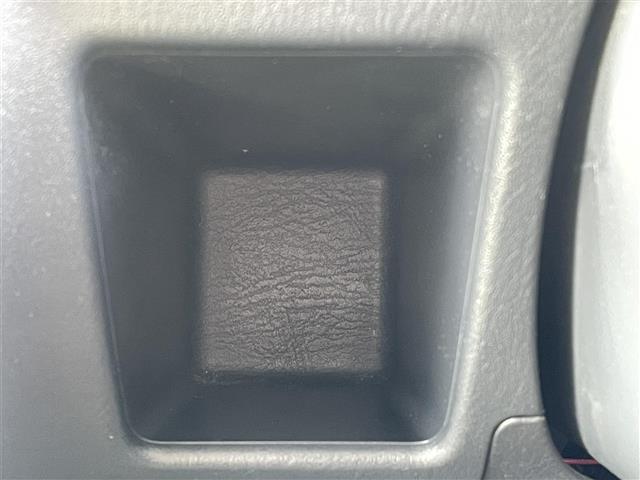 ジムニー ＸＧ　４ＷＤ　背面タイヤ　ディスプレイオーディオ　Ｂｌｕｅｔｏｏｔｈ　ＣＤ　ＤＶＤ　ＡＭ　ＦＭ　ＡＵＸ　ｉＰｏｄ　バックカメラ　ＥＴＣ　リモコンキー　純正フロアマット　社外ドリンクホルダー　取扱説明書（22枚目）