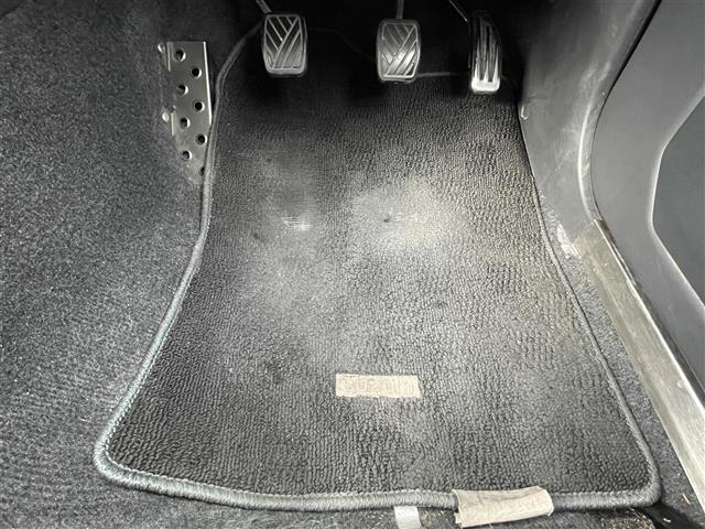 ジムニー ＸＧ　４ＷＤ　背面タイヤ　ディスプレイオーディオ　Ｂｌｕｅｔｏｏｔｈ　ＣＤ　ＤＶＤ　ＡＭ　ＦＭ　ＡＵＸ　ｉＰｏｄ　バックカメラ　ＥＴＣ　リモコンキー　純正フロアマット　社外ドリンクホルダー　取扱説明書（27枚目）