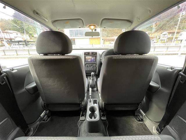 ジムニー ＸＧ　４ＷＤ　背面タイヤ　ディスプレイオーディオ　Ｂｌｕｅｔｏｏｔｈ　ＣＤ　ＤＶＤ　ＡＭ　ＦＭ　ＡＵＸ　ｉＰｏｄ　バックカメラ　ＥＴＣ　リモコンキー　純正フロアマット　社外ドリンクホルダー　取扱説明書（34枚目）
