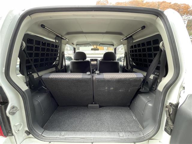 ジムニー ＸＧ　４ＷＤ　背面タイヤ　ディスプレイオーディオ　Ｂｌｕｅｔｏｏｔｈ　ＣＤ　ＤＶＤ　ＡＭ　ＦＭ　ＡＵＸ　ｉＰｏｄ　バックカメラ　ＥＴＣ　リモコンキー　純正フロアマット　社外ドリンクホルダー　取扱説明書（37枚目）