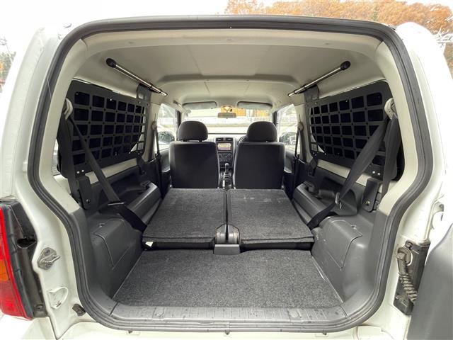 ジムニー ＸＧ　４ＷＤ　背面タイヤ　ディスプレイオーディオ　Ｂｌｕｅｔｏｏｔｈ　ＣＤ　ＤＶＤ　ＡＭ　ＦＭ　ＡＵＸ　ｉＰｏｄ　バックカメラ　ＥＴＣ　リモコンキー　純正フロアマット　社外ドリンクホルダー　取扱説明書（38枚目）