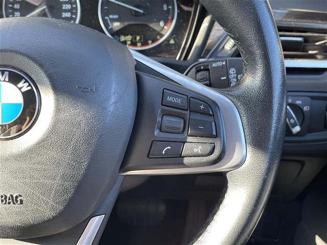 Ｘ１ ｘＤｒｉｖｅ　１８ｄ　ｘライン　純正ナビ／バックカメラ／クルーズコントロール／レザーシート／電動フロントシート／フロントシートヒーティング／電動テールゲート／純正１８インチＡＷ／純正フロアマット／取扱説明書／保証書／スペアキー（4枚目）