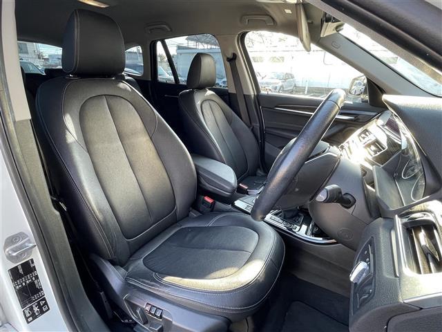 Ｘ１ ｘＤｒｉｖｅ　１８ｄ　ｘライン　純正ナビ／バックカメラ／クルーズコントロール／レザーシート／電動フロントシート／フロントシートヒーティング／電動テールゲート／純正１８インチＡＷ／純正フロアマット／取扱説明書／保証書／スペアキー（5枚目）