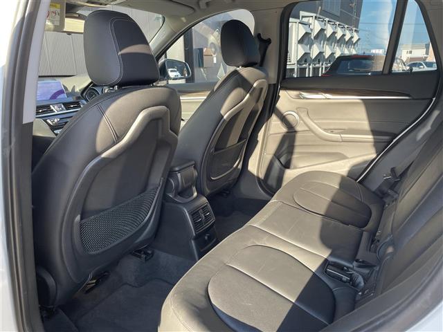 Ｘ１ ｘＤｒｉｖｅ　１８ｄ　ｘライン　純正ナビ／バックカメラ／クルーズコントロール／レザーシート／電動フロントシート／フロントシートヒーティング／電動テールゲート／純正１８インチＡＷ／純正フロアマット／取扱説明書／保証書／スペアキー（12枚目）