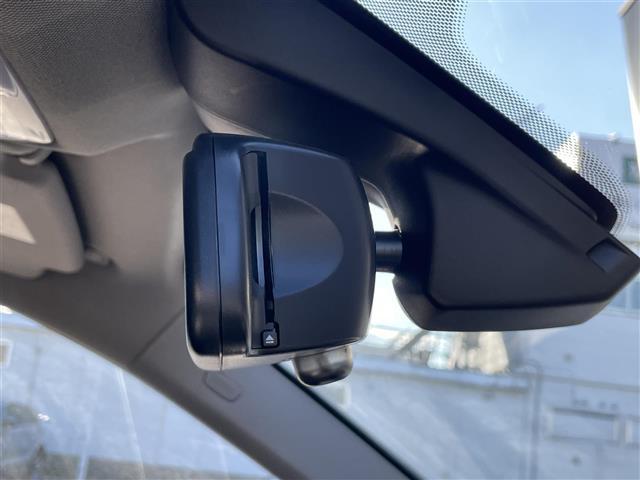 Ｘ１ ｘＤｒｉｖｅ　１８ｄ　ｘライン　純正ナビ／バックカメラ／クルーズコントロール／レザーシート／電動フロントシート／フロントシートヒーティング／電動テールゲート／純正１８インチＡＷ／純正フロアマット／取扱説明書／保証書／スペアキー（24枚目）
