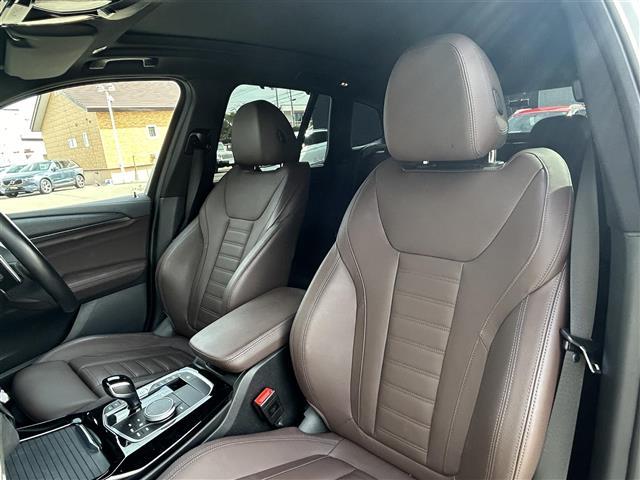 Ｘ３ ｘＤｒｉｖｅ　２０ｄ　Ｍスポーツ　電動パノラマ・ガラス・サンルーフ／純正ナビＴＶ／純正ドライブレコーダー／レザーシート／シートヒーター／ステアリングヒーター／純正１９インチＡＷ／アクティブクルーズコントロール／パーキングアシストプラス（6枚目）