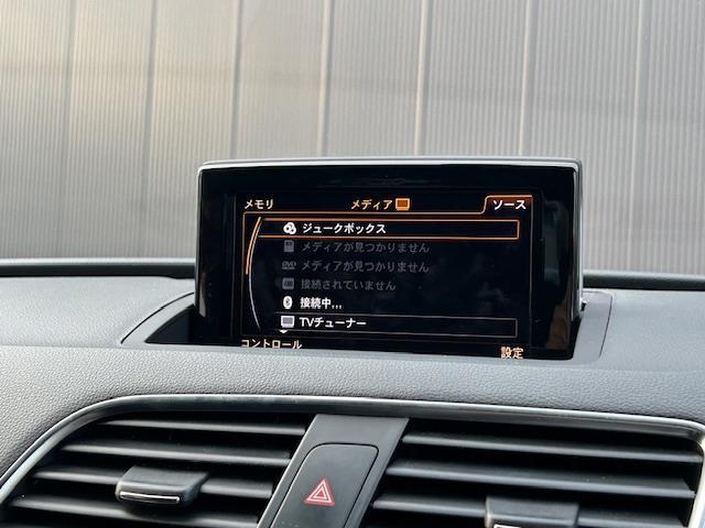 Ｑ３ ２．０ＴＦＳＩクワトロ１８０ＰＳ　純正ナビ／ＣＤ／ＤＶＤ／ＢＴ／フルセグ／リアビューカメラ／純正ＥＴＣ／ドライブレコーダー／純正１７インチＡＷ／フロントパワーシート／パワーバックドア／純正フロアマット／取扱説明書／保証書（19枚目）