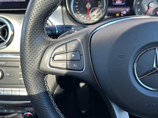 ＧＬＡクラス ＧＬＡ２２０　４マチック　プレミアムパッケージ／レーダーセーフティーパッケージ／アダプティブクルーズコントロール／フロントシートヒーティング／パワーシート／パワートランク／純正１８インチＡＷ／純正フロアマット／ＬＥＤライト（3枚目）