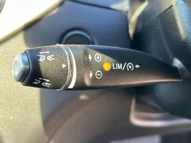 ＧＬＡクラス ＧＬＡ２２０　４マチック　プレミアムパッケージ／レーダーセーフティーパッケージ／アダプティブクルーズコントロール／フロントシートヒーティング／パワーシート／パワートランク／純正１８インチＡＷ／純正フロアマット／ＬＥＤライト（5枚目）