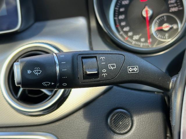 ＧＬＡクラス ＧＬＡ２２０　４マチック　プレミアムパッケージ／レーダーセーフティーパッケージ／アダプティブクルーズコントロール／フロントシートヒーティング／パワーシート／パワートランク／純正１８インチＡＷ／純正フロアマット／ＬＥＤライト（6枚目）