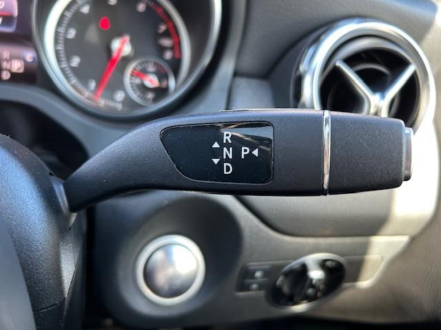 ＧＬＡクラス ＧＬＡ２２０　４マチック　プレミアムパッケージ／レーダーセーフティーパッケージ／アダプティブクルーズコントロール／フロントシートヒーティング／パワーシート／パワートランク／純正１８インチＡＷ／純正フロアマット／ＬＥＤライト（7枚目）