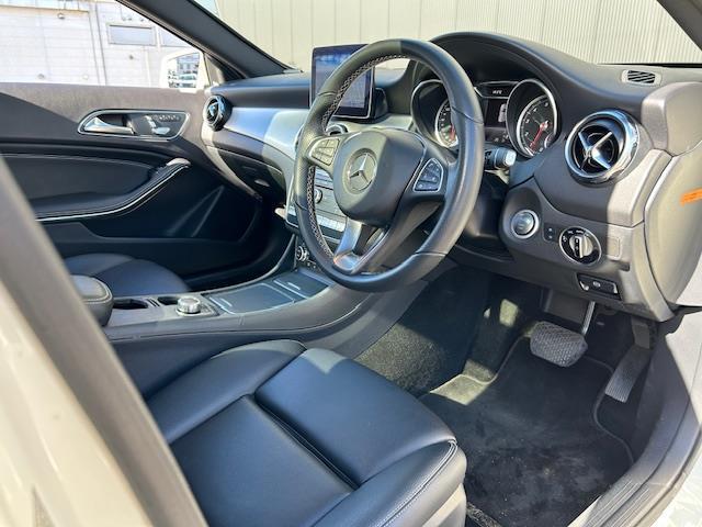 ＧＬＡクラス ＧＬＡ２２０　４マチック　プレミアムパッケージ／レーダーセーフティーパッケージ／アダプティブクルーズコントロール／フロントシートヒーティング／パワーシート／パワートランク／純正１８インチＡＷ／純正フロアマット／ＬＥＤライト（8枚目）