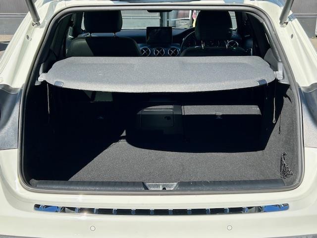 ＧＬＡクラス ＧＬＡ２２０　４マチック　プレミアムパッケージ／レーダーセーフティーパッケージ／アダプティブクルーズコントロール／フロントシートヒーティング／パワーシート／パワートランク／純正１８インチＡＷ／純正フロアマット／ＬＥＤライト（17枚目）