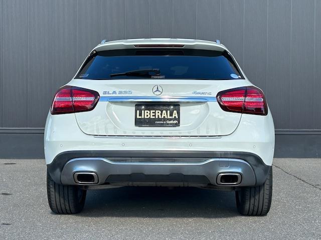 ＧＬＡクラス ＧＬＡ２２０　４マチック　プレミアムパッケージ／レーダーセーフティーパッケージ／アダプティブクルーズコントロール／フロントシートヒーティング／パワーシート／パワートランク／純正１８インチＡＷ／純正フロアマット／ＬＥＤライト（32枚目）