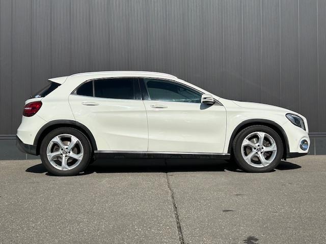 ＧＬＡクラス ＧＬＡ２２０　４マチック　プレミアムパッケージ／レーダーセーフティーパッケージ／アダプティブクルーズコントロール／フロントシートヒーティング／パワーシート／パワートランク／純正１８インチＡＷ／純正フロアマット／ＬＥＤライト（35枚目）