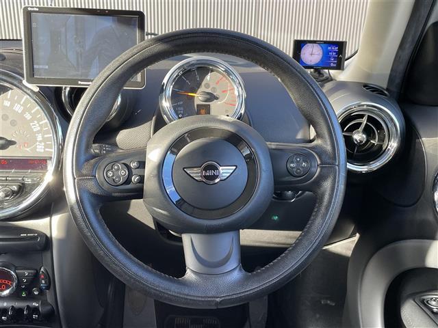 ＭＩＮＩ クーパーＤ　クロスオーバー　オール４　ワンオーナー／ポータブルナビ／ワンセグ／社外ＥＴＣ／前後ドライブレコーダー／クルーズコントロール／レーダー探知機／純正１７インチＡＷ／キセノンヘッドライト／シートカバー／純正フロアマット（2枚目）