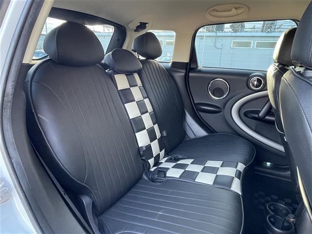 ＭＩＮＩ クーパーＤ　クロスオーバー　オール４　ワンオーナー／ポータブルナビ／ワンセグ／社外ＥＴＣ／前後ドライブレコーダー／クルーズコントロール／レーダー探知機／純正１７インチＡＷ／キセノンヘッドライト／シートカバー／純正フロアマット（7枚目）