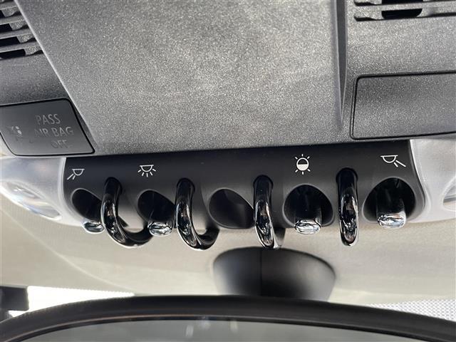 ＭＩＮＩ クーパーＤ　クロスオーバー　オール４　ワンオーナー／ポータブルナビ／ワンセグ／社外ＥＴＣ／前後ドライブレコーダー／クルーズコントロール／レーダー探知機／純正１７インチＡＷ／キセノンヘッドライト／シートカバー／純正フロアマット（25枚目）