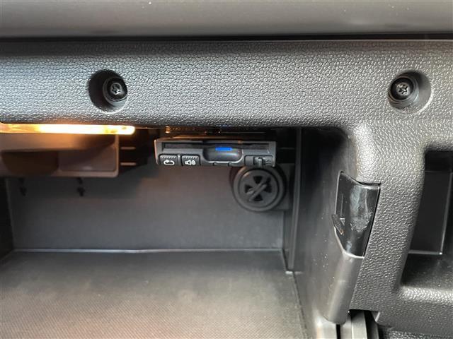 ＭＩＮＩ クーパーＤ　クロスオーバー　オール４　ワンオーナー／ポータブルナビ／ワンセグ／社外ＥＴＣ／前後ドライブレコーダー／クルーズコントロール／レーダー探知機／純正１７インチＡＷ／キセノンヘッドライト／シートカバー／純正フロアマット（28枚目）