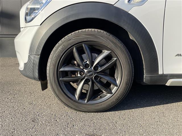 ＭＩＮＩ クーパーＤ　クロスオーバー　オール４　ワンオーナー／ポータブルナビ／ワンセグ／社外ＥＴＣ／前後ドライブレコーダー／クルーズコントロール／レーダー探知機／純正１７インチＡＷ／キセノンヘッドライト／シートカバー／純正フロアマット（37枚目）