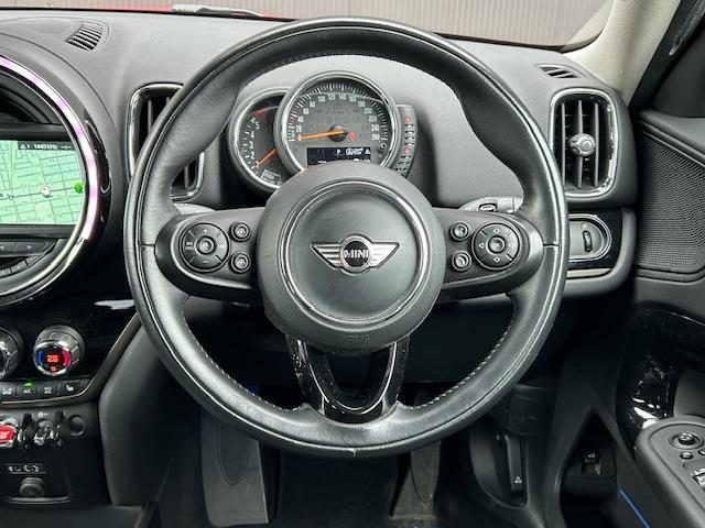 MINI クーパーD クロスオーバー オール4 純正ナビ/Bカメラ/衝突回避ブレーキ/アクティブクルーズコントロール/リアパークセンサー/フロントシートヒーティング/純正17インチAW/純正フロアマット/LEDヘッドライト/保証書/スペアキー(2枚目)