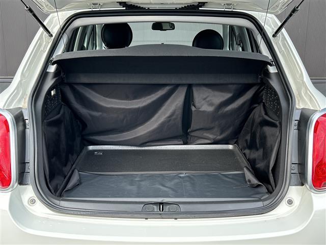 ５００Ｘ クロス　プラス　純正ディスプレイオーディオ／バックカメラ／ＥＴＣ／アダプティブクルーズコントロール／ブラインドスポットインフォメーション／レザーシート／パワーシート／シートヒーター／純正１８インチＡＷ／フロアマット（8枚目）