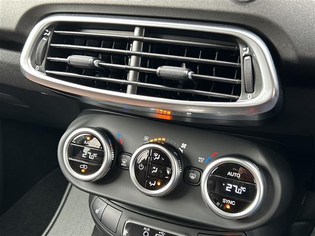 ５００Ｘ クロス　プラス　純正ディスプレイオーディオ／バックカメラ／ＥＴＣ／アダプティブクルーズコントロール／ブラインドスポットインフォメーション／レザーシート／パワーシート／シートヒーター／純正１８インチＡＷ／フロアマット（18枚目）