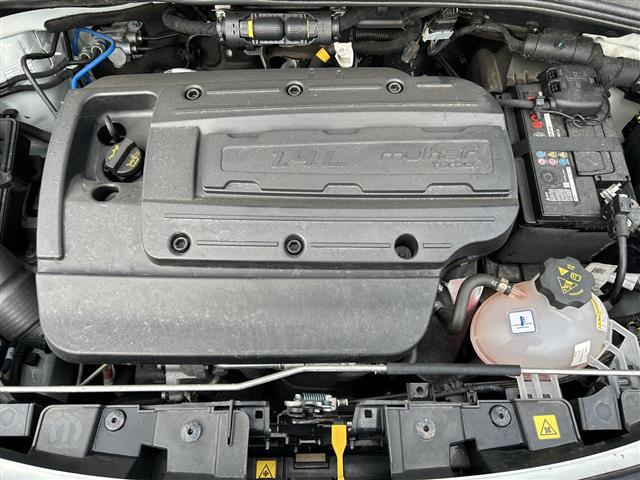 ５００Ｘ クロス　プラス　純正ディスプレイオーディオ／バックカメラ／ＥＴＣ／アダプティブクルーズコントロール／ブラインドスポットインフォメーション／レザーシート／パワーシート／シートヒーター／純正１８インチＡＷ／フロアマット（40枚目）