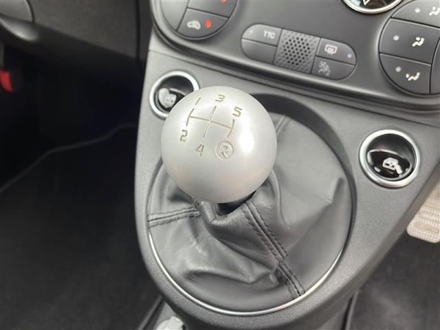 アバルト595 コンペティツィオーネ 禁煙車/ワンオーナー/5速MT/純正ディスプレイオーディオ/Bluetooth/純正アルミホイール/ステアリモコン/コーナーセンサー/ETC/純正フロアマット/スペアキー/取扱説明書(6枚目)