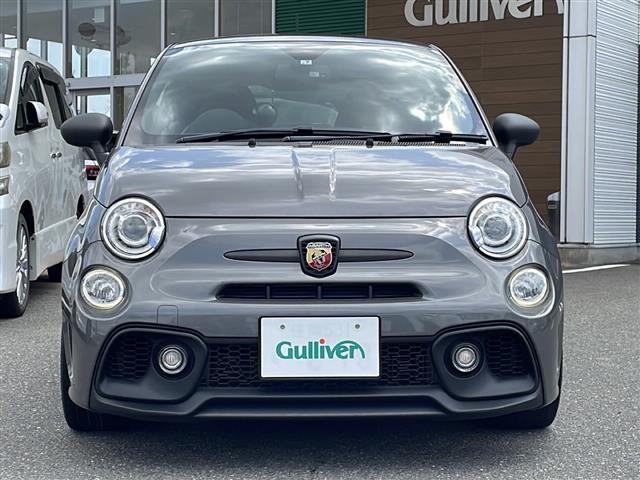 アバルト595 コンペティツィオーネ 禁煙車/ワンオーナー/5速MT/純正ディスプレイオーディオ/Bluetooth/純正アルミホイール/ステアリモコン/コーナーセンサー/ETC/純正フロアマット/スペアキー/取扱説明書(9枚目)