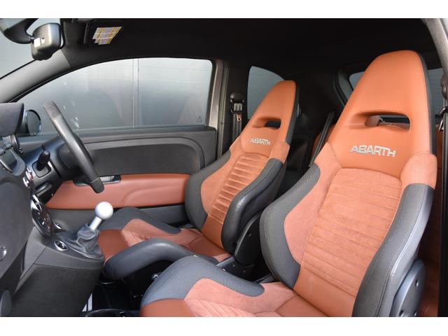 アバルト595 コンペティツィオーネ 禁煙車/ワンオーナー/5速MT/純正ディスプレイオーディオ/Bluetooth/純正アルミホイール/ステアリモコン/コーナーセンサー/ETC/純正フロアマット/スペアキー/取扱説明書(11枚目)