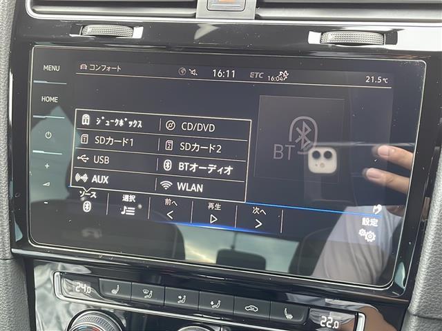ゴルフR ベースグレード 純正ナビ 黒革シート バックカメラ 純正18インチAW プリクラッシュブレーキ ACC ブラインドスポット レーンアシスト リアトラフィックアラート パワーシート シートヒーター ETC スマートキー(7枚目)