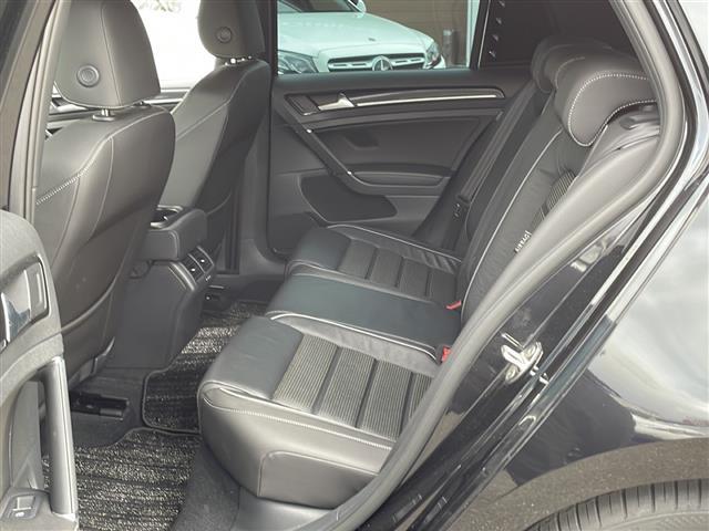 ゴルフR ベースグレード 純正ナビ 黒革シート バックカメラ 純正18インチAW プリクラッシュブレーキ ACC ブラインドスポット レーンアシスト リアトラフィックアラート パワーシート シートヒーター ETC スマートキー(24枚目)