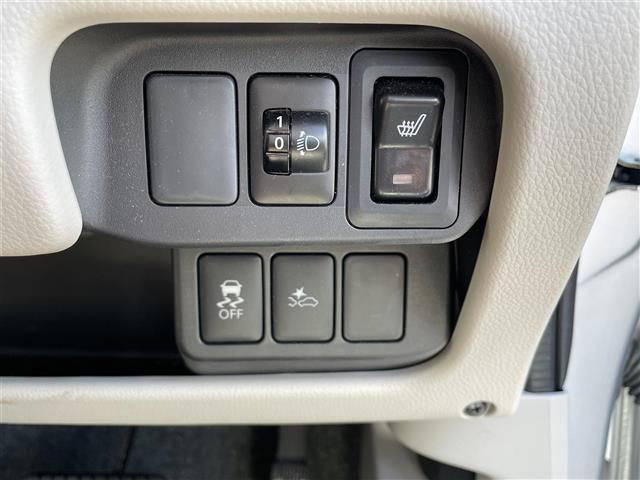ｅＫワゴン Ｍ　ｅ－アシスト　４ＷＤ　ワンオーナー　ＡＵＸあり　純正フロアマット　フルフラットシート　シートヒーターＤ席　社外１４インチＡＷ　ハロゲンオートライト　衝突被害軽減システム　コーナーセンサー前後　ドアバイザー（3枚目）