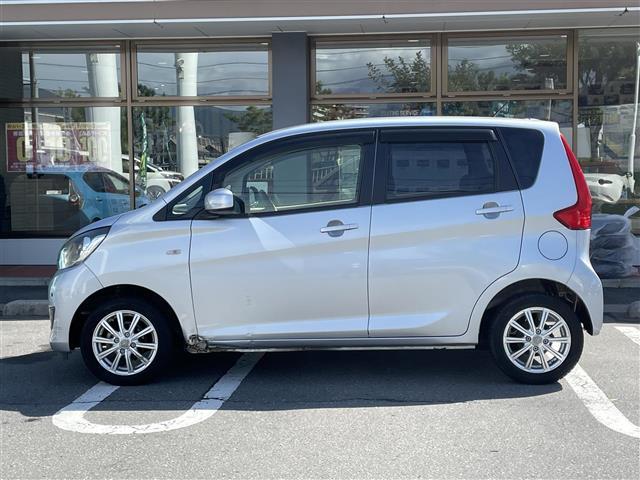 ｅＫワゴン Ｍ　ｅ－アシスト　４ＷＤ　ワンオーナー　ＡＵＸあり　純正フロアマット　フルフラットシート　シートヒーターＤ席　社外１４インチＡＷ　ハロゲンオートライト　衝突被害軽減システム　コーナーセンサー前後　ドアバイザー（17枚目）