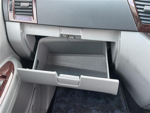 ノア Ｘ　スペシャルエディション　純正ナビ（ＦＭ／ＡＭ、ＣＤ、ＤＶＤ、ＡＵＸ）バックカメラアナログテレビ☆ＥＴＣ両側パワースライドドア社外フロアマット社外１６ＡＷダブルエアバックキセノンヘッドライト（26枚目）