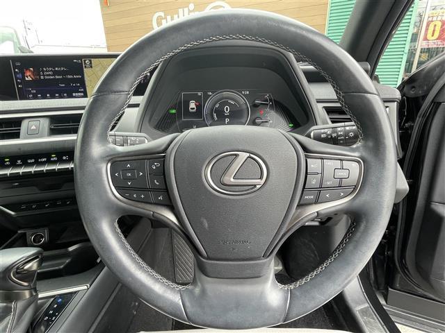 ＵＸ ＵＸ２５０ｈ　バージョンＬ　☆ＡＭ／ＦＭ☆Ｂｌｕｅｔｏｏｔｈ☆プッシュスタート☆パワーバックドア☆ＥＴＣ☆ＬＥＤヘッドライト☆クルーズコントロール☆シートヒーター☆エアシート☆全方位カメラ☆ハイブリッド☆シ（3枚目）