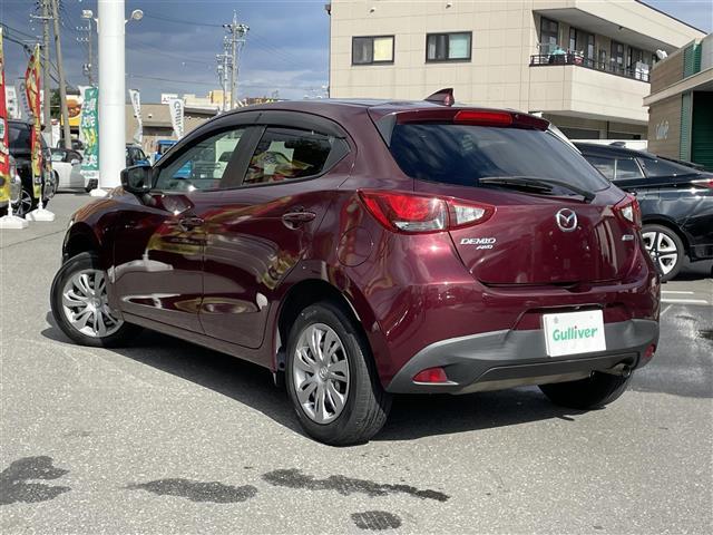 デミオ 13S 4WD 純正ナビ・Bluetooth/TV/DVD/CD/AUX 純正ドラレコ前 純正フロアマット 布系シート 冷房AC 純正15インチAW HIDライト 衝突被害軽減システム ドアバイザー(4枚目)