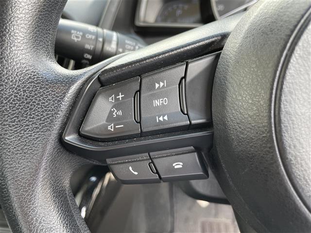 デミオ 13S 4WD 純正ナビ・Bluetooth/TV/DVD/CD/AUX 純正ドラレコ前 純正フロアマット 布系シート 冷房AC 純正15インチAW HIDライト 衝突被害軽減システム ドアバイザー(9枚目)