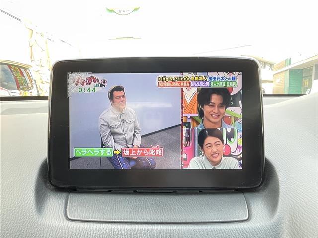 デミオ 13S 4WD 純正ナビ・Bluetooth/TV/DVD/CD/AUX 純正ドラレコ前 純正フロアマット 布系シート 冷房AC 純正15インチAW HIDライト 衝突被害軽減システム ドアバイザー(11枚目)